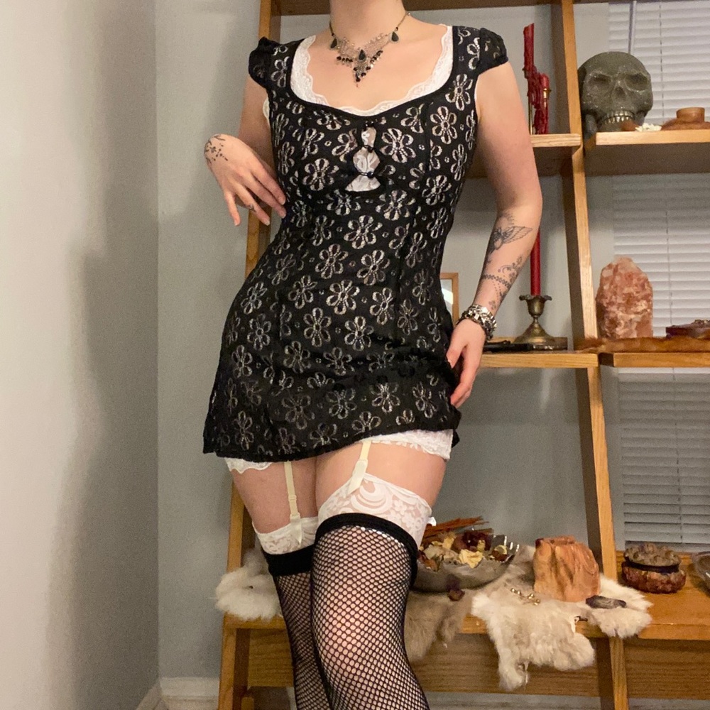 Sold - Picture 3 of 5